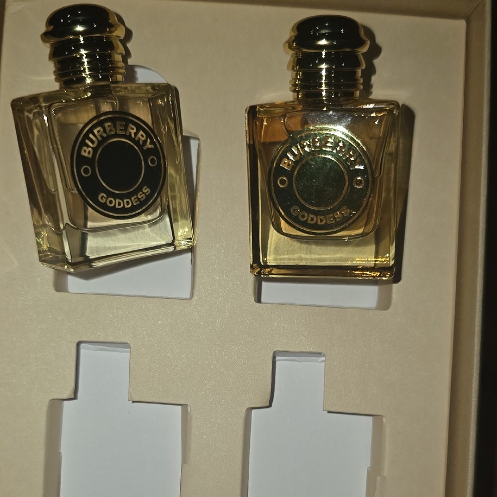 Burberry Fragrance Duo in Gold and Clear - Picture 4 of 6